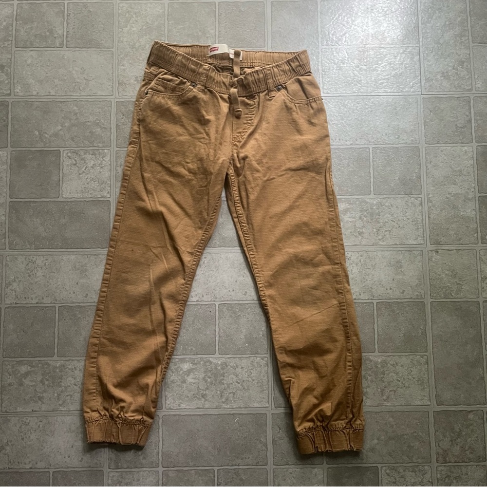 Levi’s Boys Tan Jogger Khaki Pants Boys Small Marker Stain On Front
